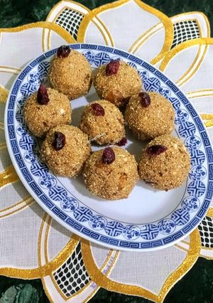 A picture of Quinoa Flour Jaggery Ladoos.