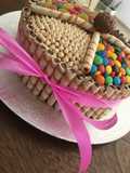 Torta de las 20 cucharadas con golosinas y muchísimo color