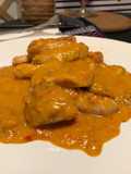 Pavo a la plancha con salsa de pimiento rojo