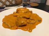 Pavo a la plancha con salsa de pimiento rojo