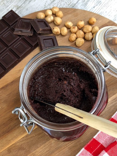 Una foto de Crema de cacao con avellanas casera