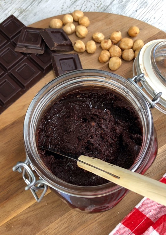 Una foto de Crema de cacao con avellanas casera