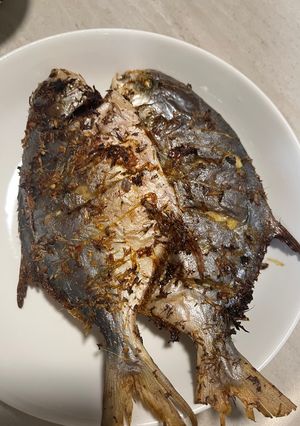 Hình của món Cá chim chiên sả ớt nckd.