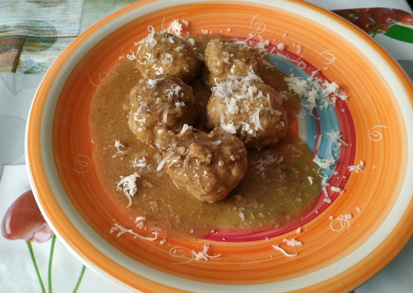 Albóndigas en salsa española