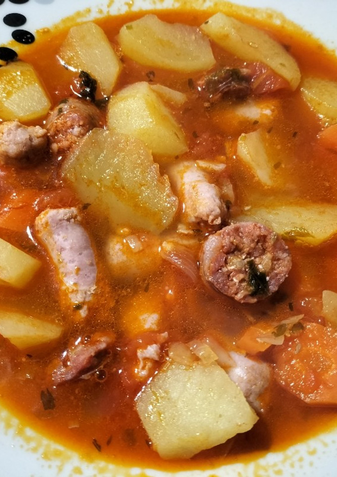 Una foto de Patatas con longaniza y chorizo