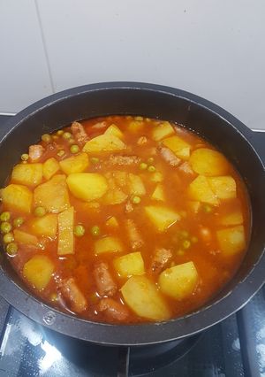 Una foto de Guiso de patatas con salchichas