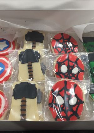 A picture of Sugar cookies to decorate.