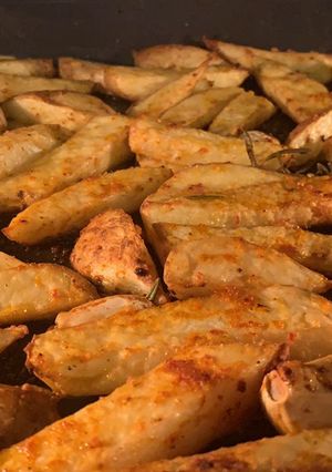 صورة لوصفة 🍟 بطاطا ودجز بالفرن