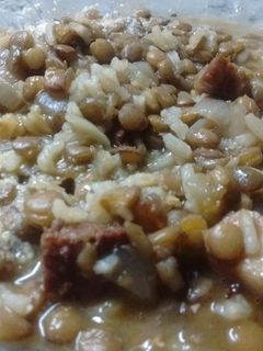 Una foto de Guiso de lentejas con arroz