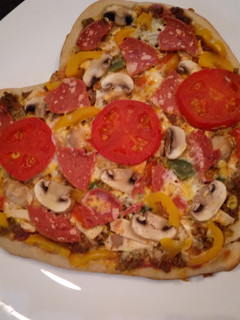 عکسی از دستور پیتزا مخلوط🍕