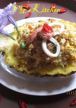 A picture of Thai Pineapple Fried Rice (KHAO PHAD SAPPAROT).