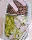 Eat clean cơm gạo lứt+bắp cải xào giò+bơ