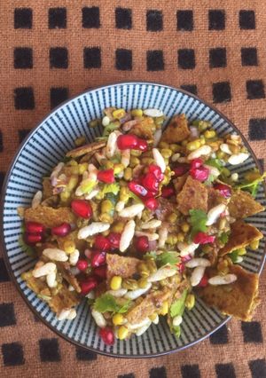 A picture of Oil free Khakra bhel.