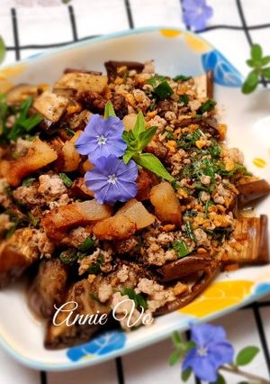 Hình của món Cà tím nướng mỡ hành tóp mỡ.