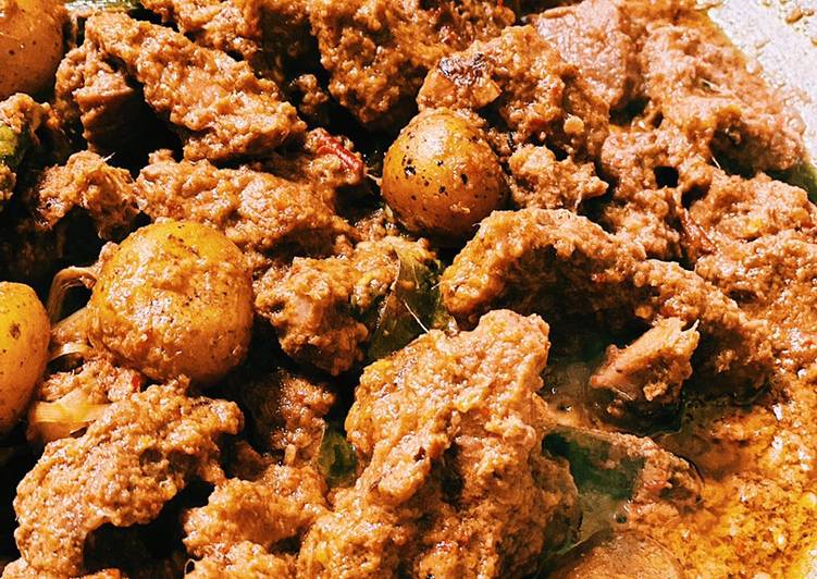Cara Gampang Menyiapkan Rendang Daging a la RM Padang #BikinRamadanBerkesan yang Enak Banget