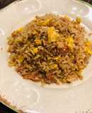 Arroz frito con huevo y tocino
