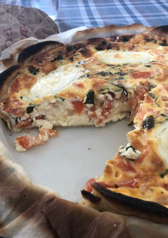 Una foto de Quiche caprese