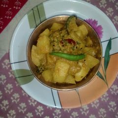 A picture of Aloo posto.