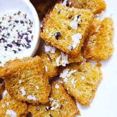 A picture of Sesame Croutons.