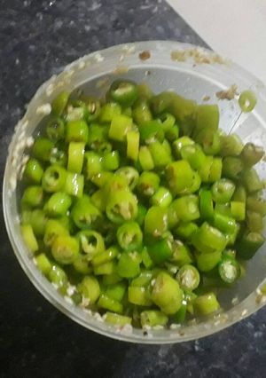 A picture of Hari mirch ke jhatpat aachar.