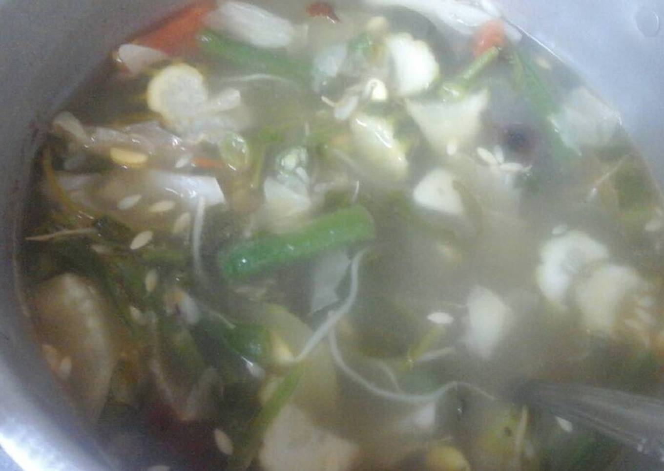 Sup sayur dengan asam jawa
