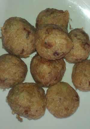 A picture of Yam balls.