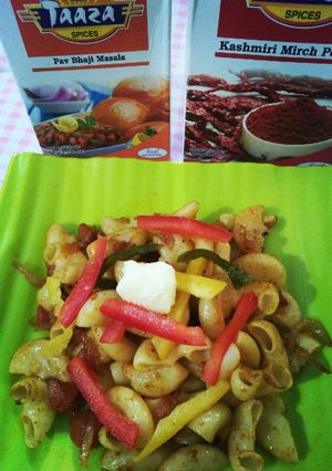 A picture of Pav Bhaji flavour macaroni.