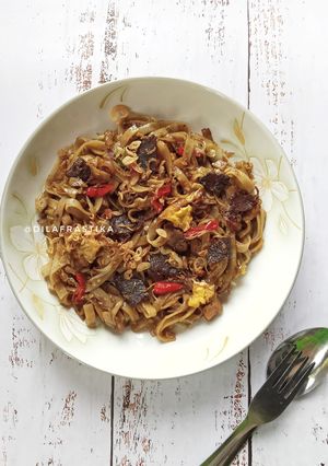 Foto resep Kwetiau Goreng Ala Solaria dengan Topping Daging Rendang