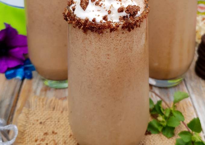 Recipe of Ultimate Choc cookie milkshake