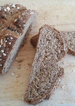 A picture of Quick "no waiting" wholemeal bread.