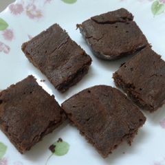 A picture of Almond Chocolate Cake.