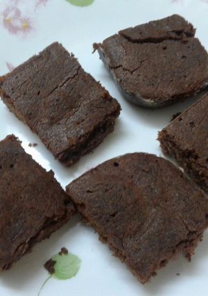 A picture of Almond Chocolate Cake.