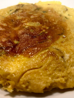 Una foto de Tortilla de patata 🥔 y calabacín 🥒 en airfryer