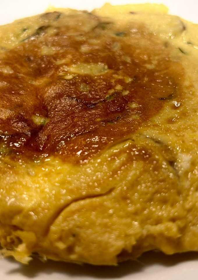 Una foto de Tortilla de patata 🥔 y calabacín 🥒 en airfryer
