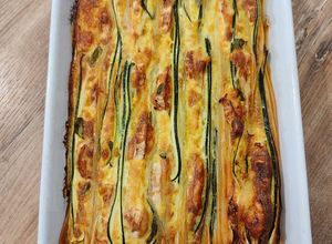 Une photo de Crinkle courgette chèvre basilic