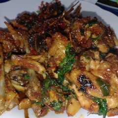 A picture of Ayam sambal kemangi.