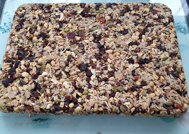 Recipe of Homemade Vegan Breakfast Nut Bars