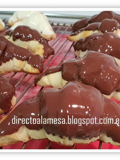 Una foto de Mini croissants de chocolate