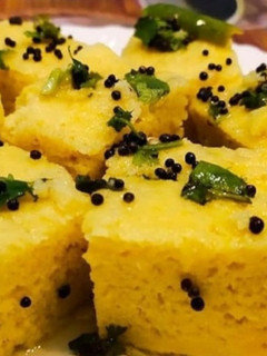 खमन ढोकला (Khaman dhokla recipe in hindi) रेसिपी मुख्य फोटो