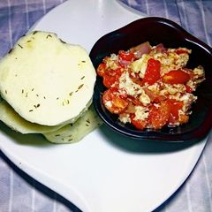 White yam flavored with Thyme and Egg Sauce A picture of White yam flavored with Thyme and Egg Sauce.