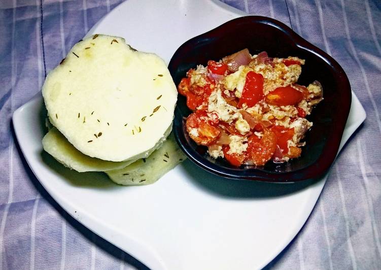 Recipe of Homemade White yam flavored with Thyme and Egg Sauce