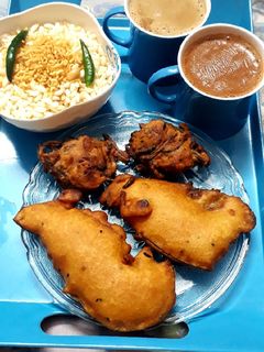 বেগুনি ও পেঁয়াজি (beguni o peyaji recipe in Bengali) রেসিপির প্রধান ছবি