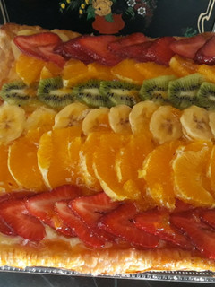 Una foto de Tarta de hojaldre con fruta. En Thermomix