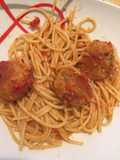 Spaghetti con polpette di tonno