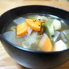 A picture of Japanese Vegan Soup (Kenchinjiru).