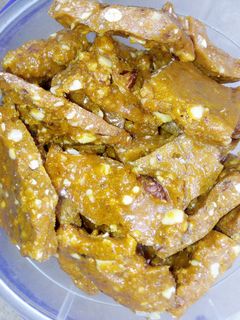 Hallaka kwabo (Groundnut milk candy) ainihin hoton girkin