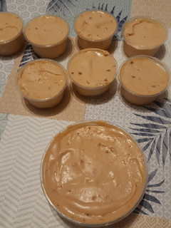 Una foto de Helado de turrón con trocitos (sin lactosa)