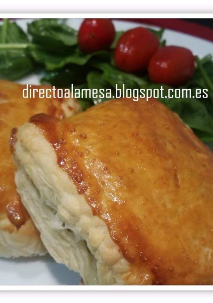 Una foto de Salmón en hojaldre con espinacas