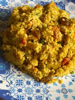 Una foto de Cous cous con aguacate
