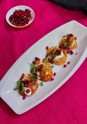 A picture of Dahi Papdi Chaat.